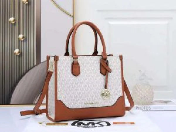 Michael Kors tote with dust cover 5318